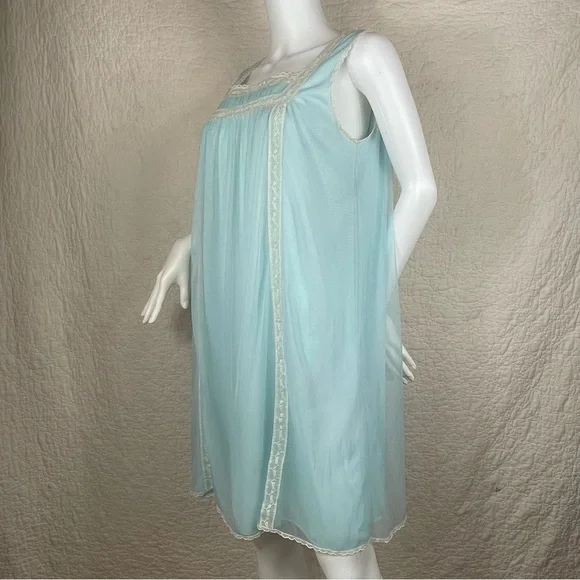 🔥Vintage 60s Gotham Lingerie Nightgown Nylon Lace Design Baby Blue Nighty - Picture 2 of 11